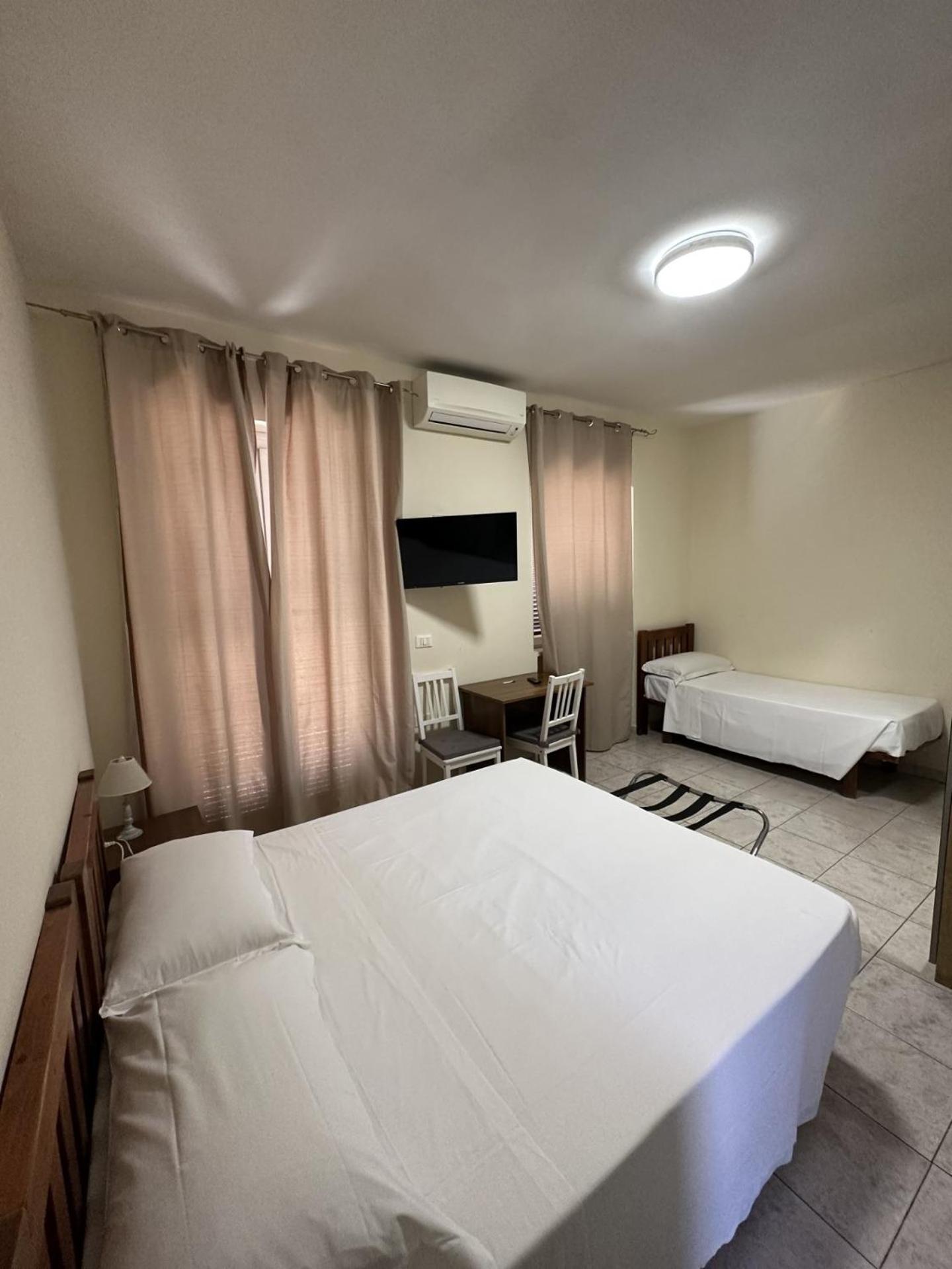 Hotel Le Rose Tivoli Terme Eksteriør bilde