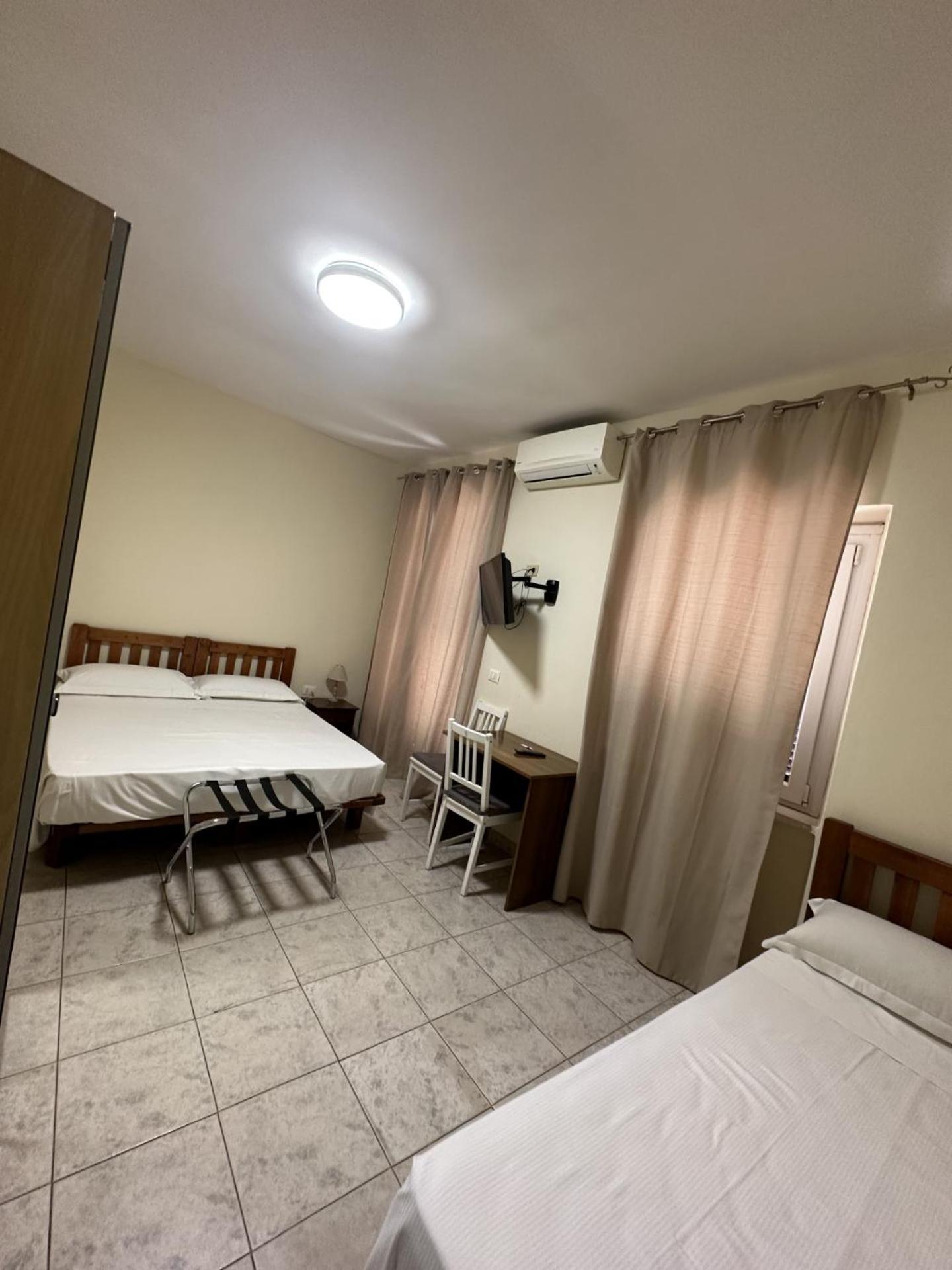 Hotel Le Rose Tivoli Terme Eksteriør bilde