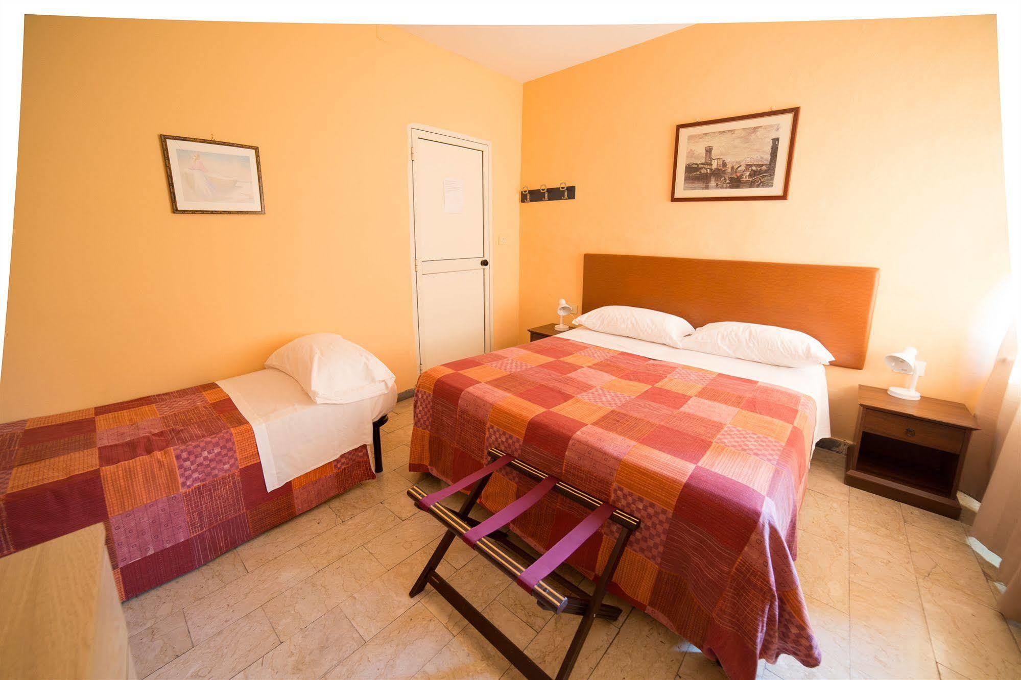 Hotel Le Rose Tivoli Terme Eksteriør bilde