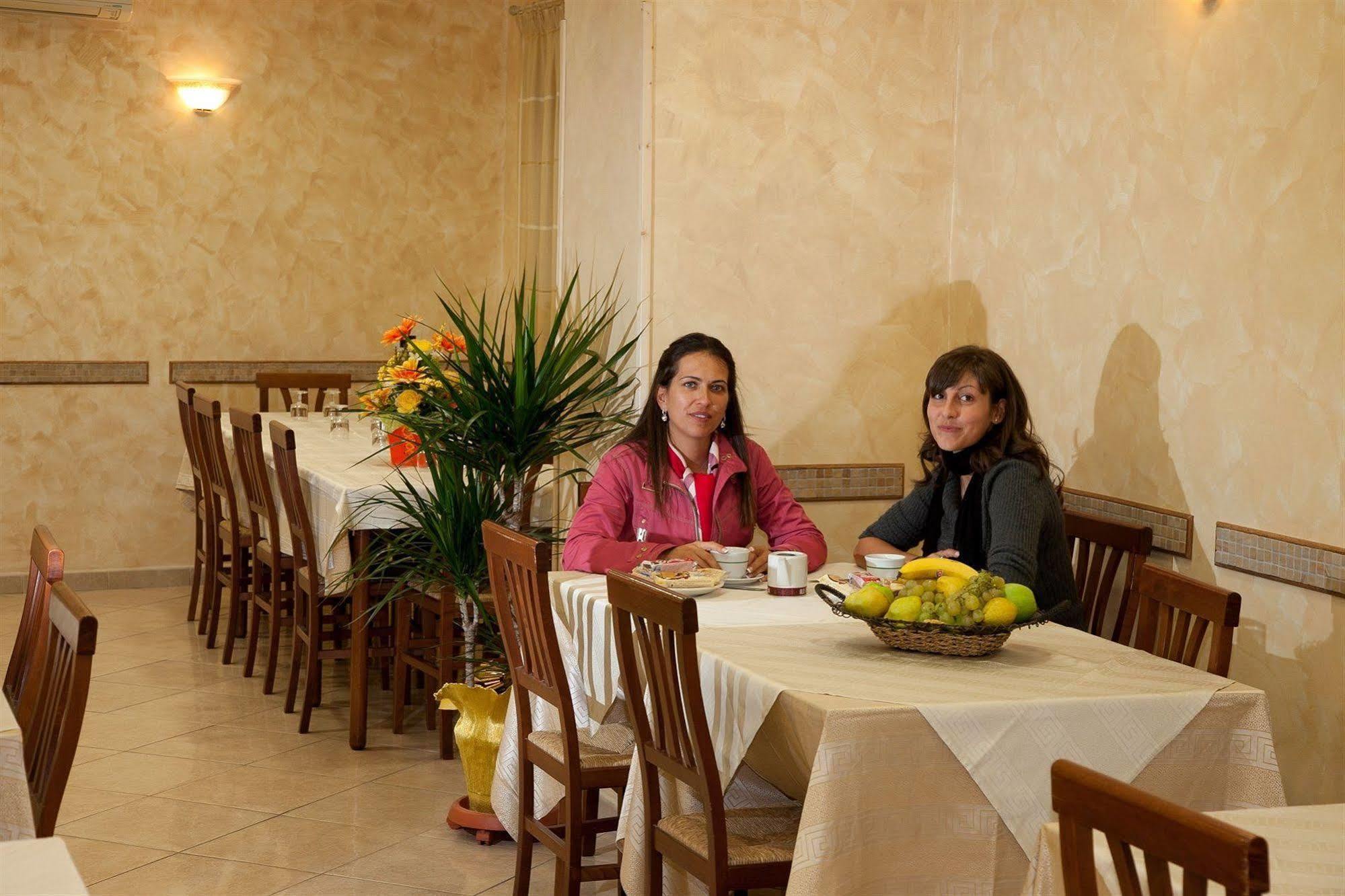 Hotel Le Rose Tivoli Terme Eksteriør bilde